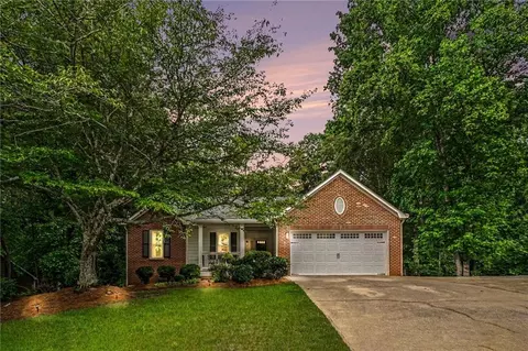 6008 Woodcreek Dr, Woodstock, GA 30188