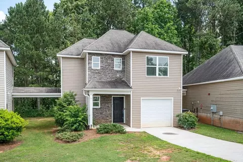 651 Carlton Point Dr, Palmetto, GA 30268