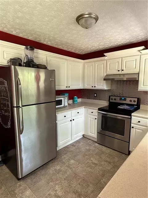 Kitchen - 405 Meuse Way, Temple, GA 30179 photo 3 of 3