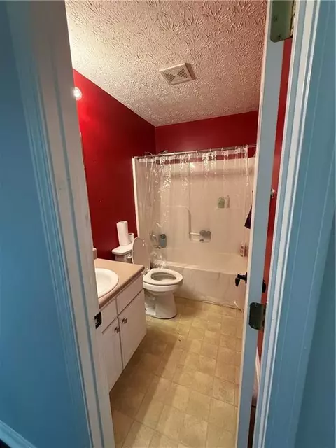 Bath - 405 Meuse Way, Temple, GA 30179 photo 3 of 3