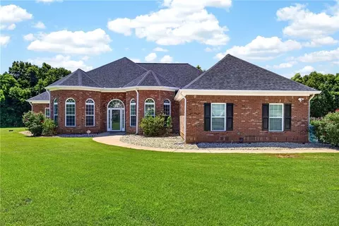 70 Toscanno Dr, Covington, GA 30014