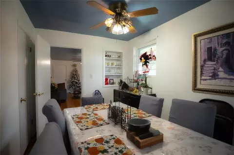 Dining - 202 S Sage St S, Toccoa, GA 30577 photo 2 of 2