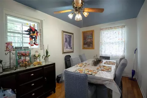 Dining - 202 S Sage St S, Toccoa, GA 30577 photo 1 of 2