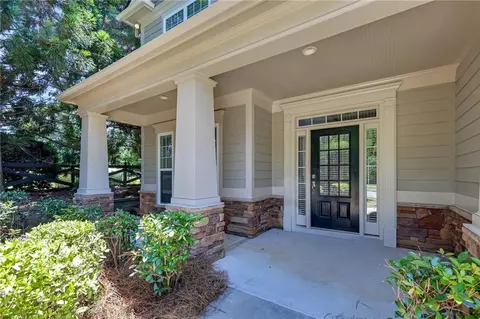 5608 Avonley Creek Dr, Buford, GA 30518