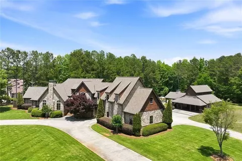605 Carriage Ave, Jefferson, GA 30549