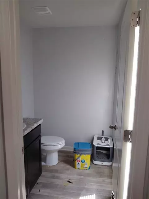 Bath - 10 Windbrooke Dr, Covington, GA 30016 photo 1 of 2