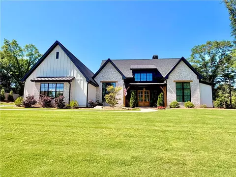 8535 Loy Ln, Gainesville, GA 30506