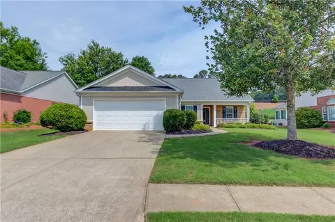 69 Clubhouse Dr, Jefferson, GA 30549