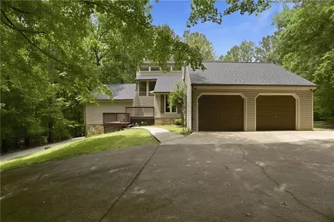 370 Darren Dr, Fayetteville, GA 30215