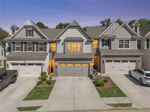1969 Lanier Harbor Pt, Buford, GA 30518