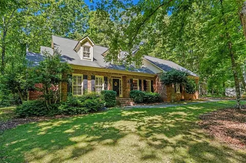 290 Brandon Mill Cir, Fayetteville, GA 30214