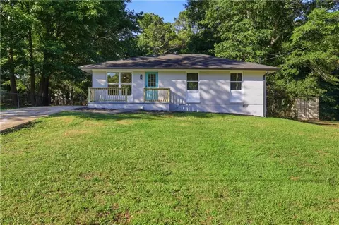 8399 Attleboro Dr, Jonesboro, GA 30238