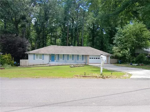 5808 Darry Cir, Norcross, GA 30093