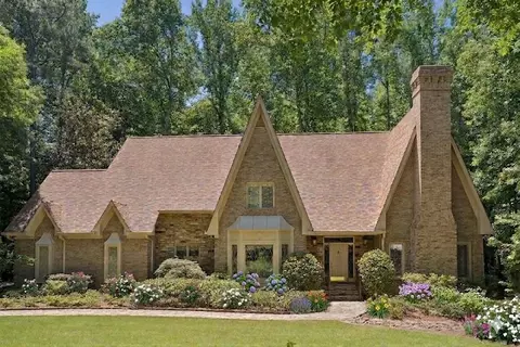 4957 Chedworth Dr, Stone Mountain, GA 30087