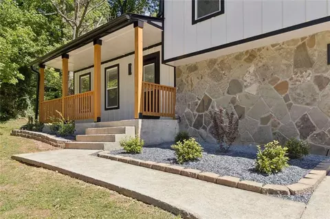 708 Greenhedge Dr, Stone Mountain, GA 30088