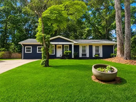 1551 Pine Glen Cir, Decatur, GA 30035