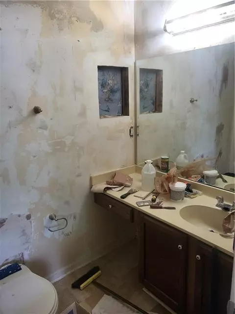 Bath - 1102 Pine Tree Dr #1102, Buford, GA 30518 photo 3 of 8