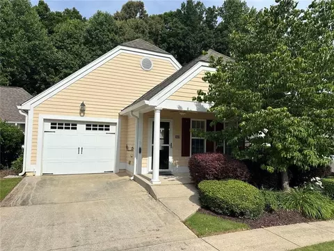 5033 Kathryn Glen Dr, Acworth, GA 30101