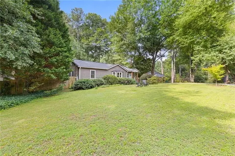 639 Scott Cir, Decatur, GA 30033