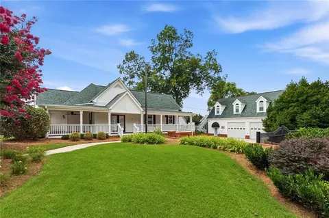 176 Confederate Ave, Dallas, GA 30132