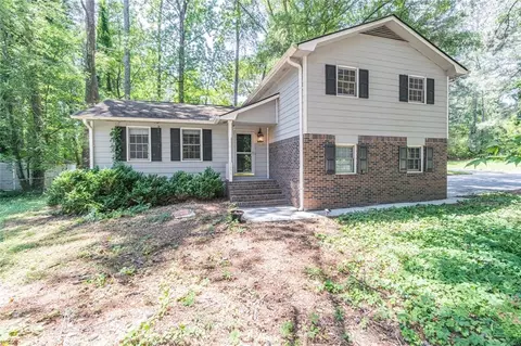 5286 NW Cobblestone Way NW, Lilburn, GA 30047
