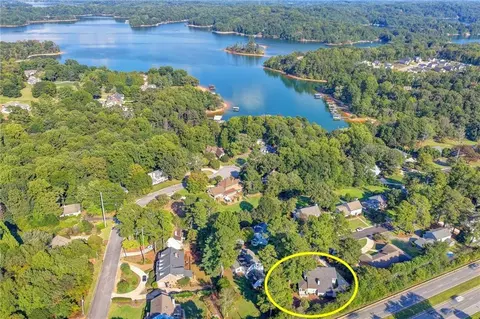 2859 Village Ct, Gainesville, GA 30506