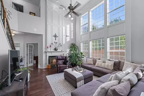 Living - 135 Splinter Ct, Suwanee, GA 30024 photo 2 of 3