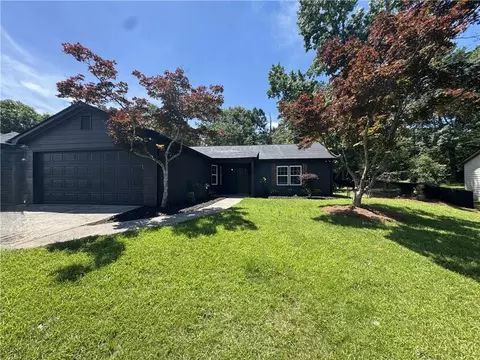 6735 River Glen Dr, Riverdale, GA 30296