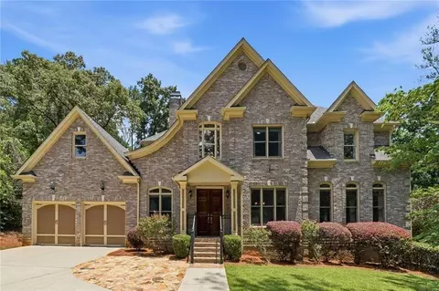 2715 Henderson Rd, Tucker, GA 30084