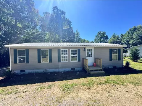 713 Woods Rd, Tunnel Hill, GA 30755