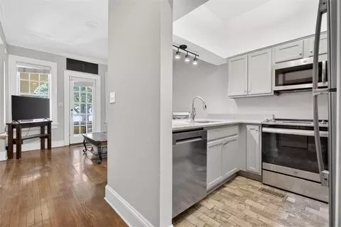 2855 Peachtree Rd, Atlanta, GA 30305