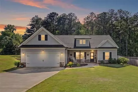 119 Holly Farms Ct, Rockmart, GA 30153