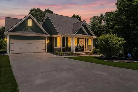 130 Riverboat Dr SW, Adairsville, GA 30103