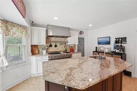 Kitchen - 378 Clyde Ct, Mcdonough, GA 30252 photo 10 of 10