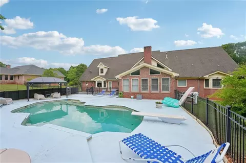 Exterior - 378 Clyde Ct, Mcdonough, GA 30252 photo 6 of 20