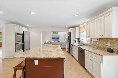 Kitchen - 378 Clyde Ct, Mcdonough, GA 30252 photo 6 of 10