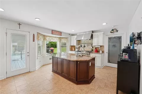 Kitchen - 378 Clyde Ct, Mcdonough, GA 30252 photo 8 of 10