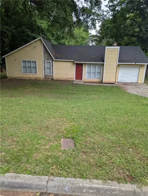8997 Huntwood Ln, Riverdale, GA 30274