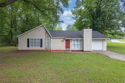 8997 Huntwood Ln, Riverdale, GA 30274