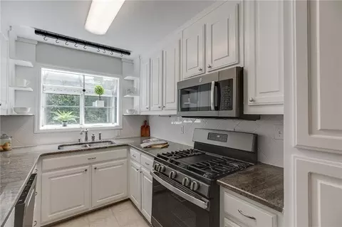 Kitchen - 3173 Parkridge Cres, Chamblee, GA 30341 photo 2 of 2