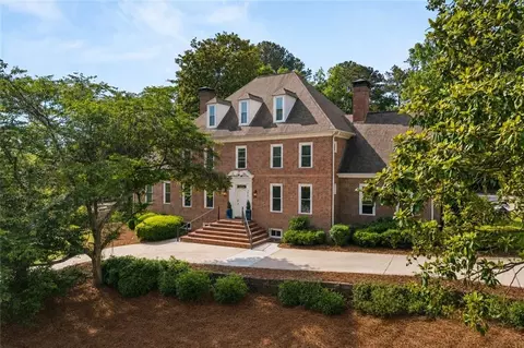 2073 Westover Plantation, Atlanta, GA 30338