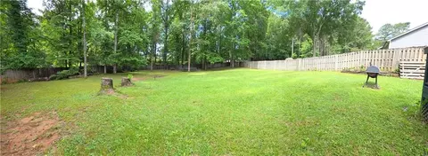 Exterior - 318 Brookstone Dr, Lagrange, GA 30241 photo 6 of 7