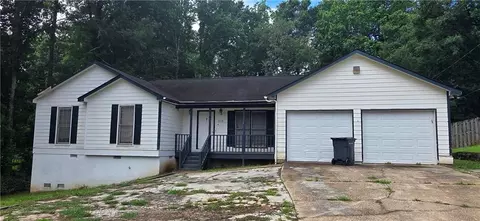 318 Brookstone Dr, Lagrange, GA 30241