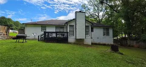 Exterior - 318 Brookstone Dr, Lagrange, GA 30241 photo 5 of 7