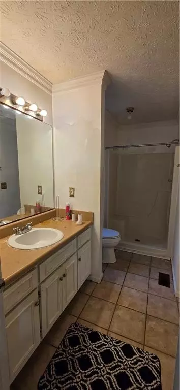 Bath - 318 Brookstone Dr, Lagrange, GA 30241 photo 5 of 5