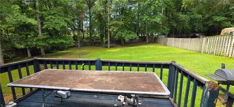 Exterior - 318 Brookstone Dr, Lagrange, GA 30241 photo 1 of 7