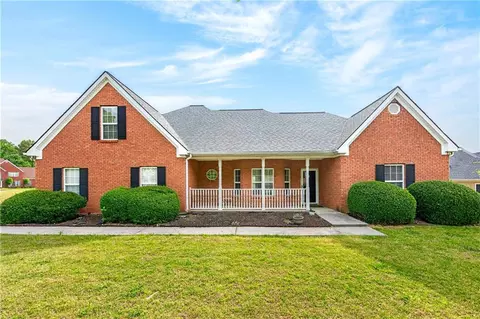 3057 Biltmore Woods Dr, Buford, GA 30519