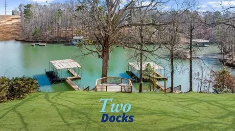 6313 Shoreland Cir, Buford, GA 30518