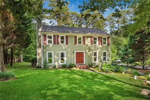 2856 Clearbrook Dr, Marietta, GA 30068