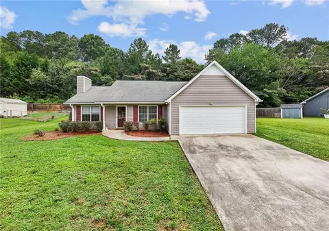 27 Crossridge Dr SE, Silver Creek, GA 30173